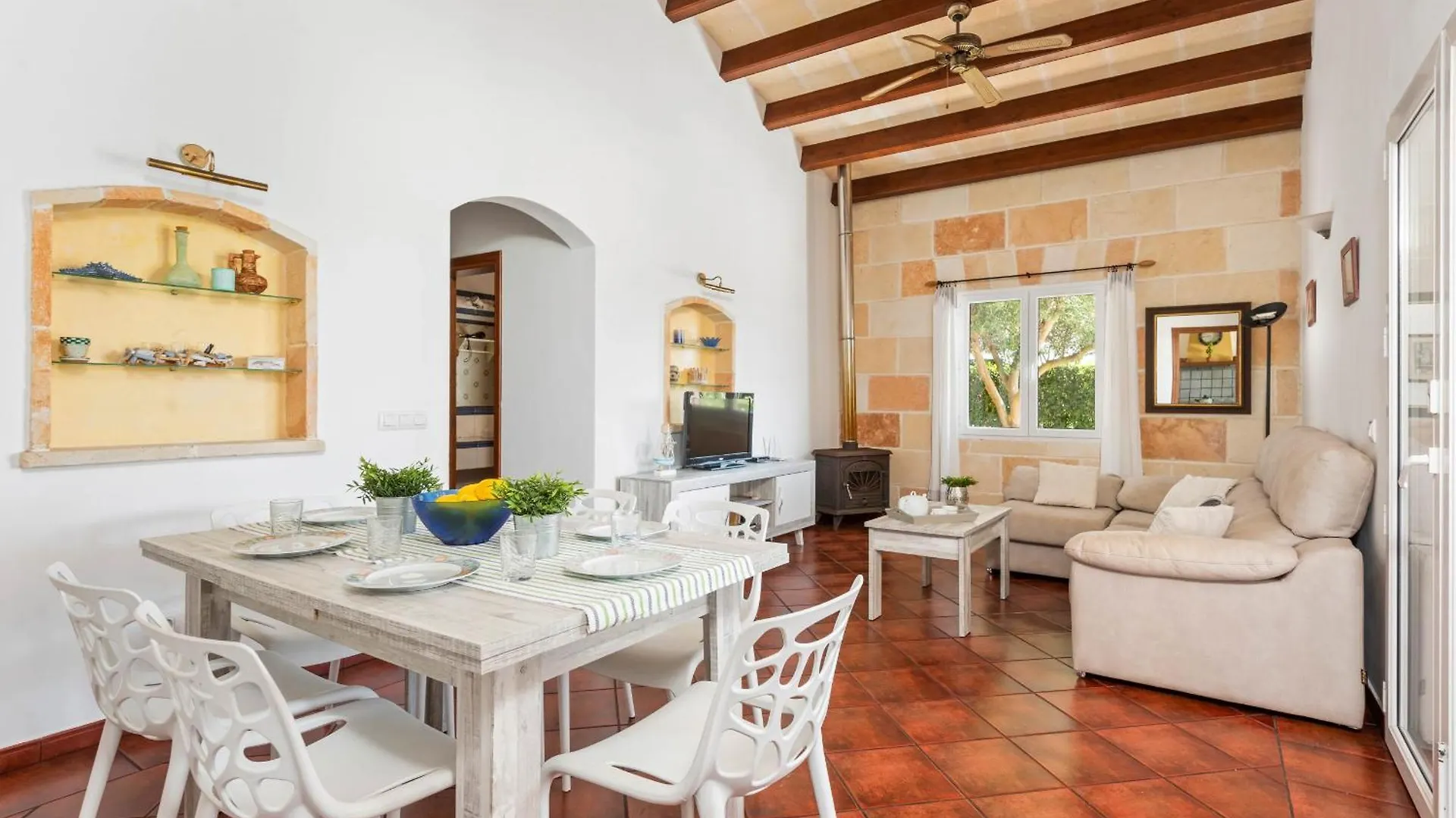 Villa Adrian, 3 Bedroom Villa, Calan Bosch 卡兰博希