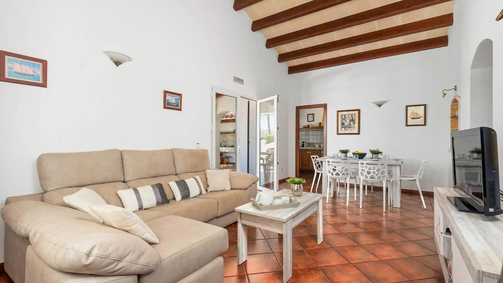 Villa Adrian, 3 Bedroom Villa, Calan Bosch 卡兰博希