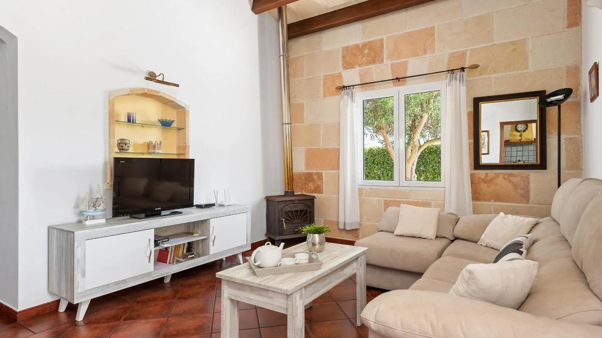 Villa Adrian, 3 Bedroom Villa, Calan Bosch 卡兰博希